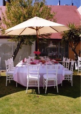MESA IMPERIAL ,SILLA TIFFANY Y SOMBRILLA MARKET